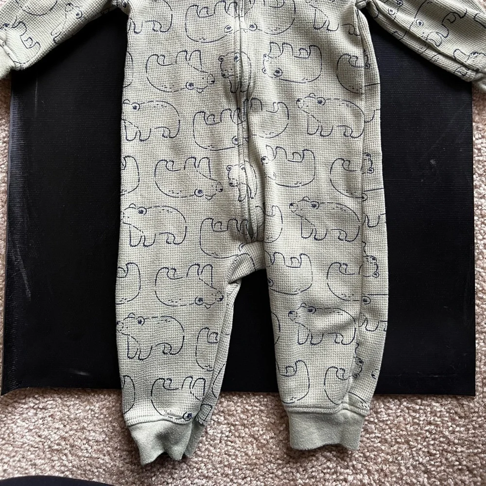 Infant baby 9M Carter’s green zip up jumpsuit